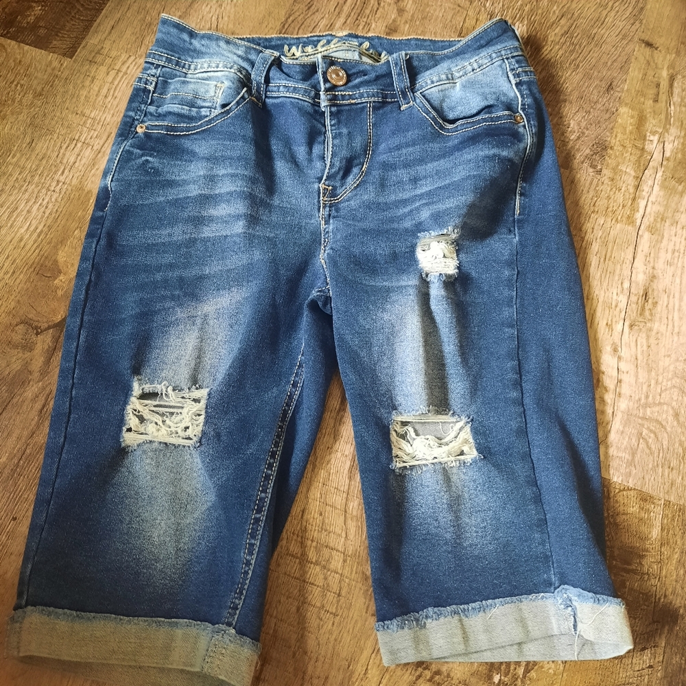 Wallflower Ripped Jean Bermudas